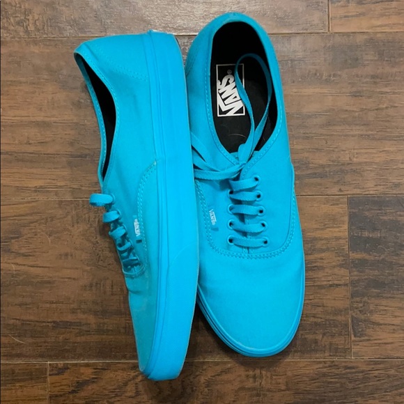 Vans - Picture 3 of 4